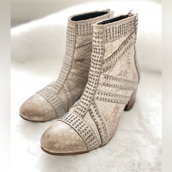 Freebird NELLE Studded Distressed Snake Skin Leather Boots - Size 7 - Picture 2 of 12